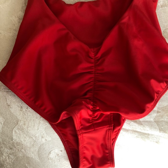 Red one piece bikini - Picture 2 of 6